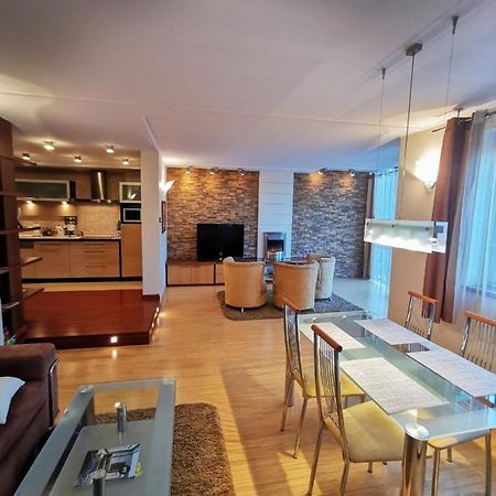 Uroczy Apartament Przy Deptaku Z Parkingiem. بولانيكا- زدروي المظهر الخارجي الصورة