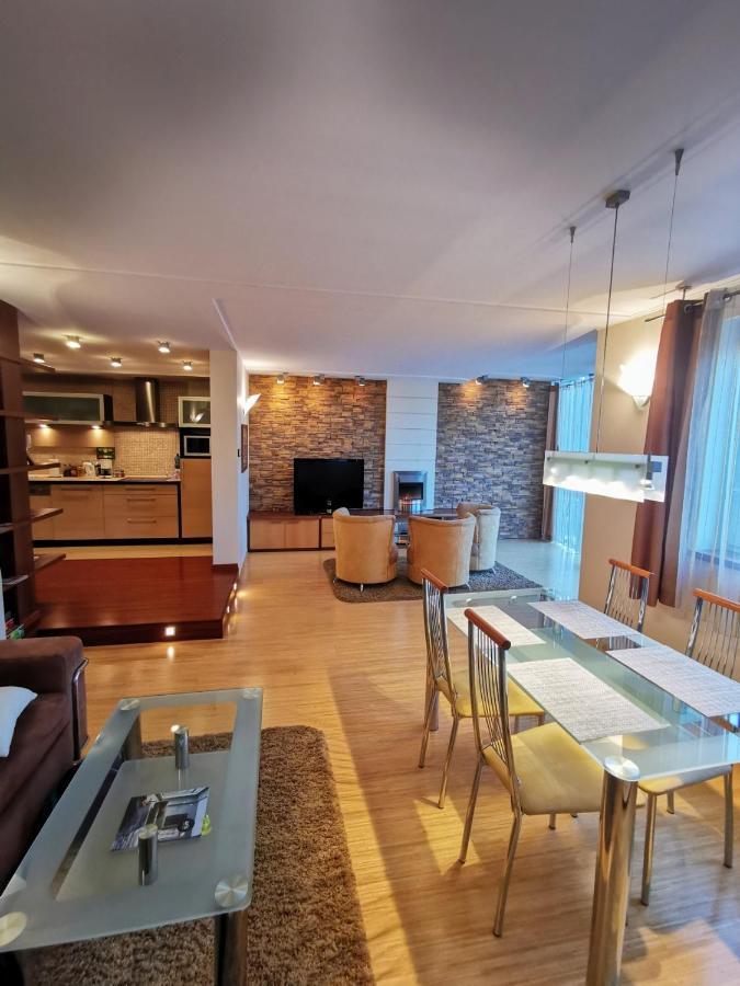Uroczy Apartament Przy Deptaku Z Parkingiem. بولانيكا- زدروي المظهر الخارجي الصورة