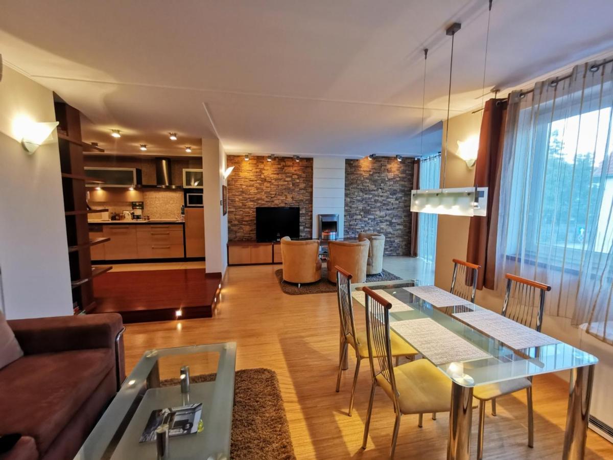 Uroczy Apartament Przy Deptaku Z Parkingiem. بولانيكا- زدروي المظهر الخارجي الصورة